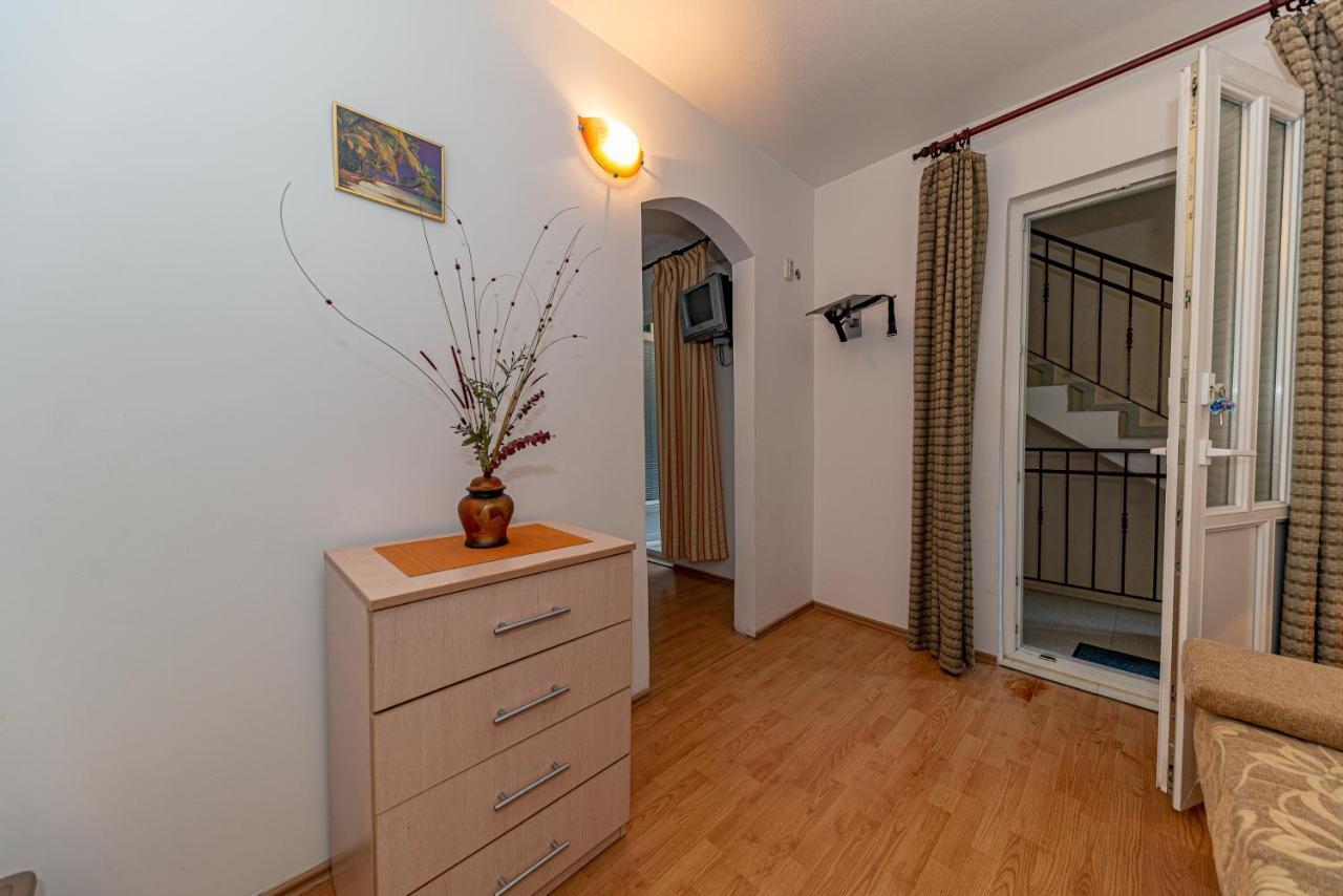 Apartment Knezevic Petrovac Ngoại thất bức ảnh