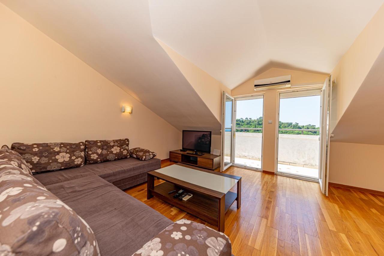 Apartment Knezevic Petrovac Ngoại thất bức ảnh