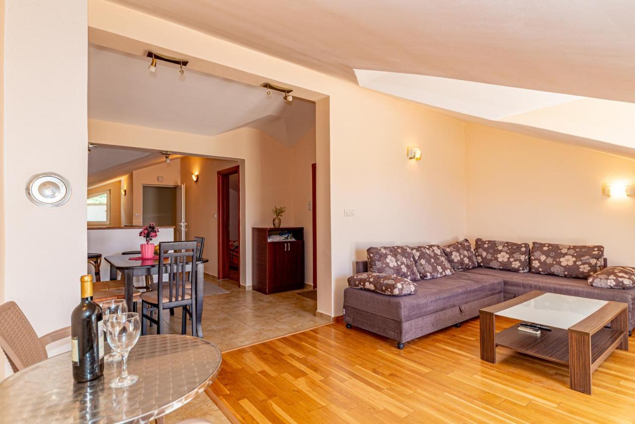 Apartment Knezevic Petrovac Ngoại thất bức ảnh