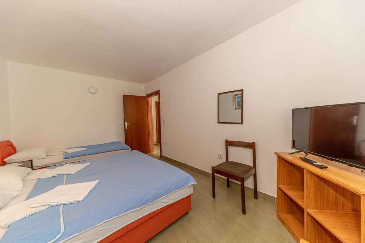 Apartment Knezevic Petrovac Ngoại thất bức ảnh