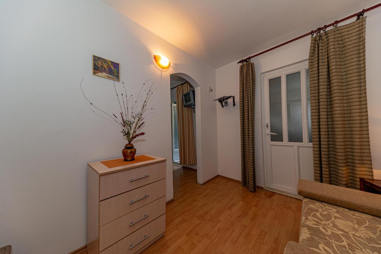 Apartment Knezevic Petrovac Ngoại thất bức ảnh